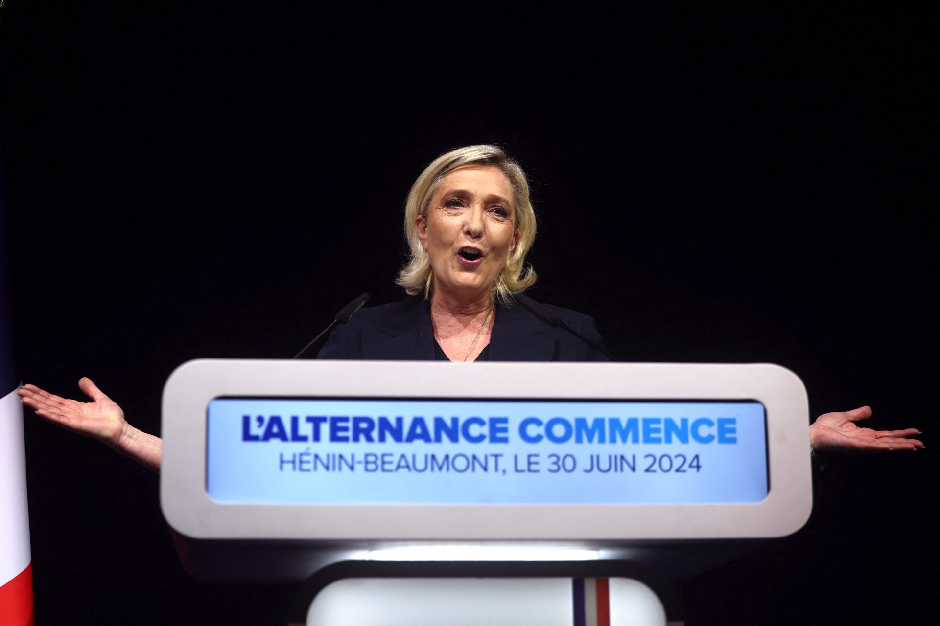 Pas de vote de plus réactions après victoire de l'ultradroite France
