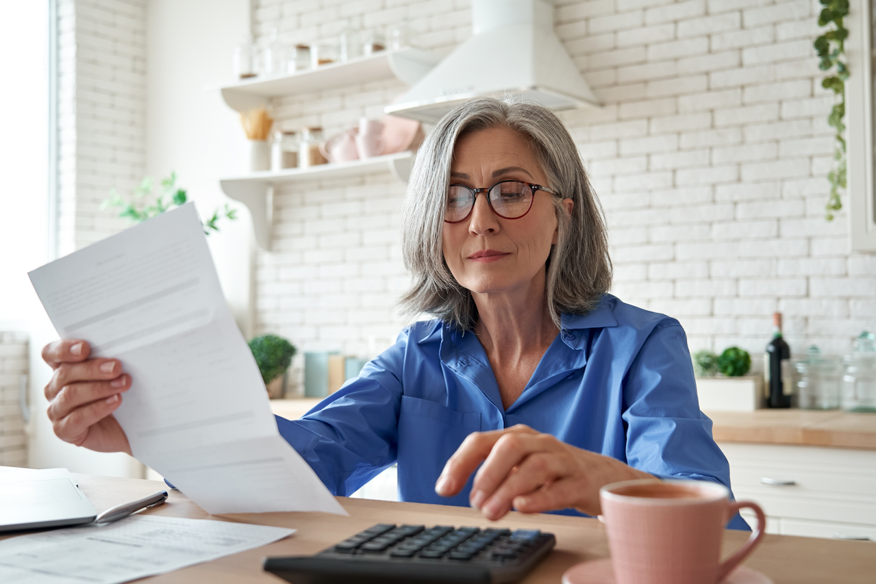 Signes De Démence À Surveiller Dans La Gestion Bancaire Des Seniors