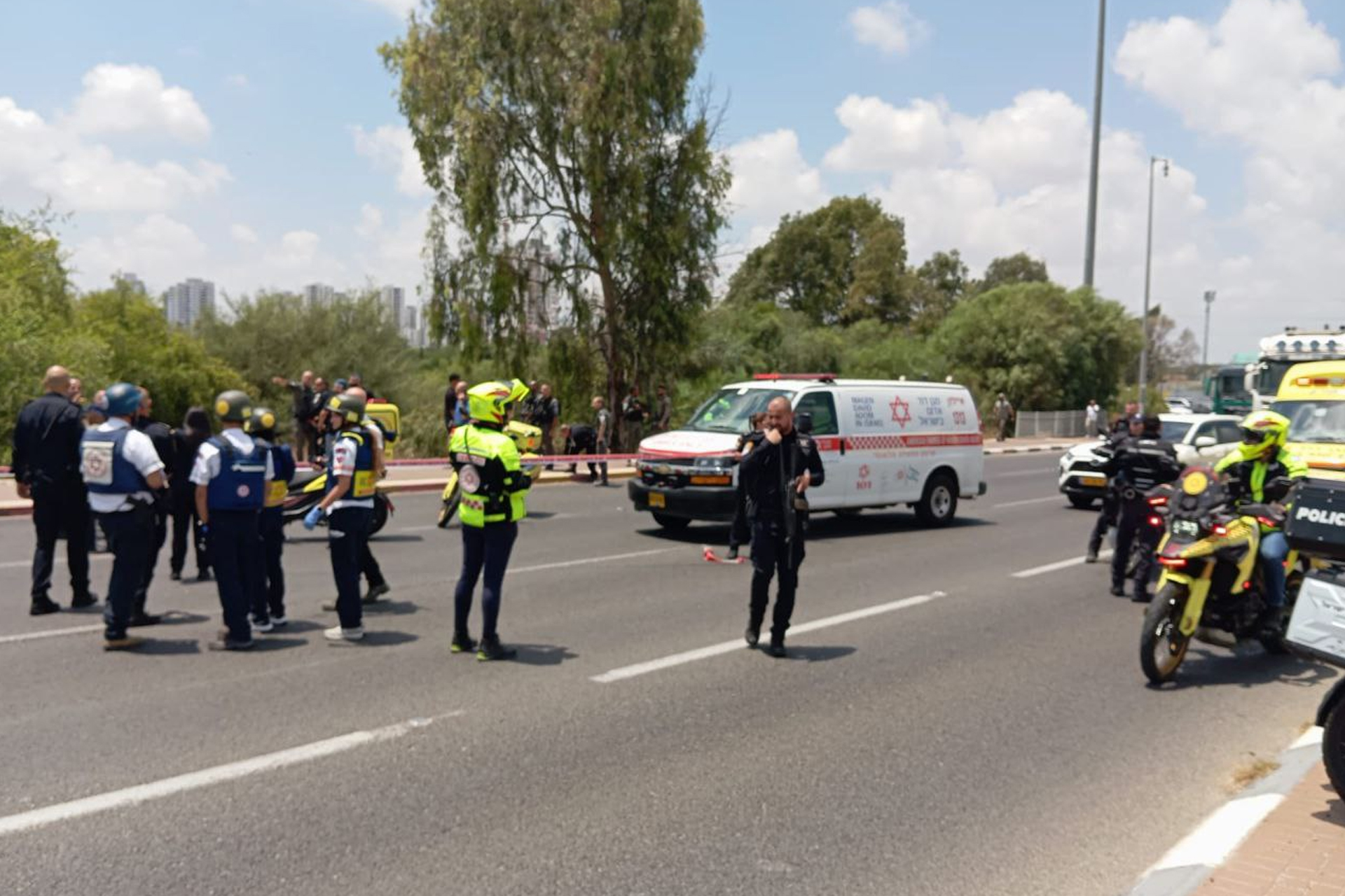 Un officier et trois soldats israéliens blessés dans une attaque à la voiture-bélier près de Ramle