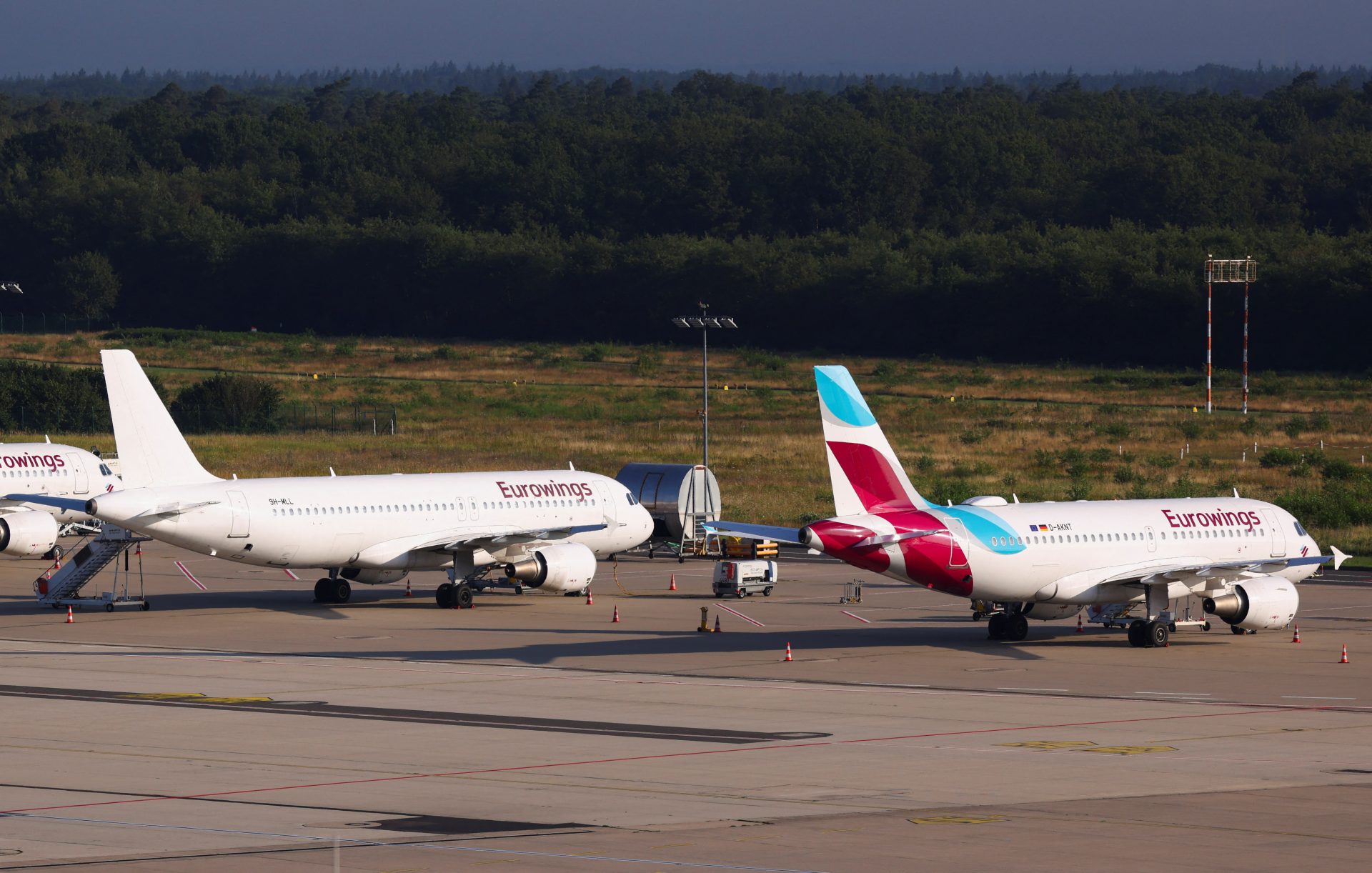 Des militants écologistes bloquent le trafic dans quatre aéroports allemands