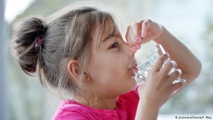 Étude révèle que les antibiotiques influencent l'immunité chez l'enfant