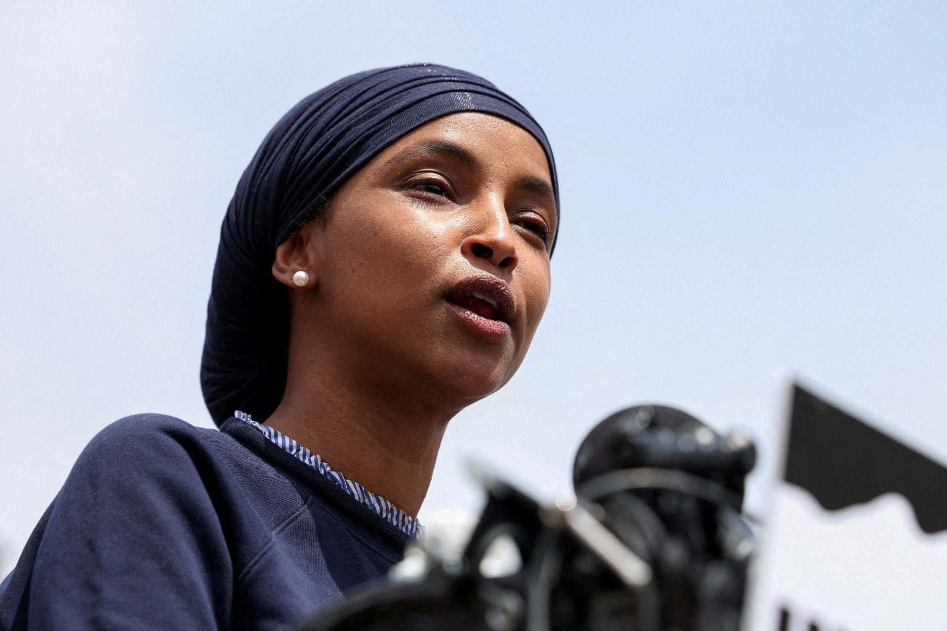 Ilhan Omar remporte la primaire démocrate du Minnesota et fait vaga