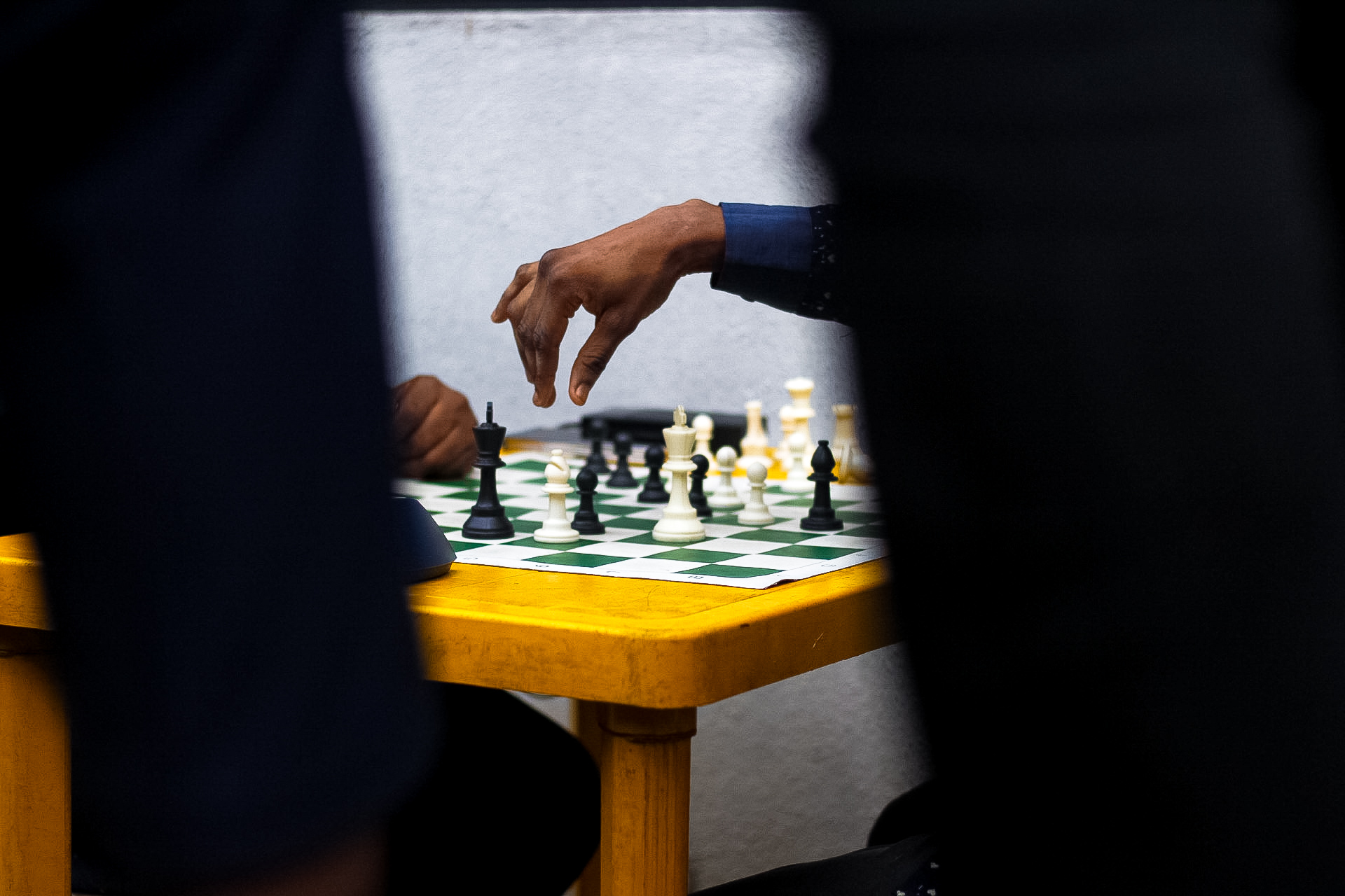 Jeunes Nigérians découvrent des enjeux de réussite grâce au succès d'un prodige local du chess