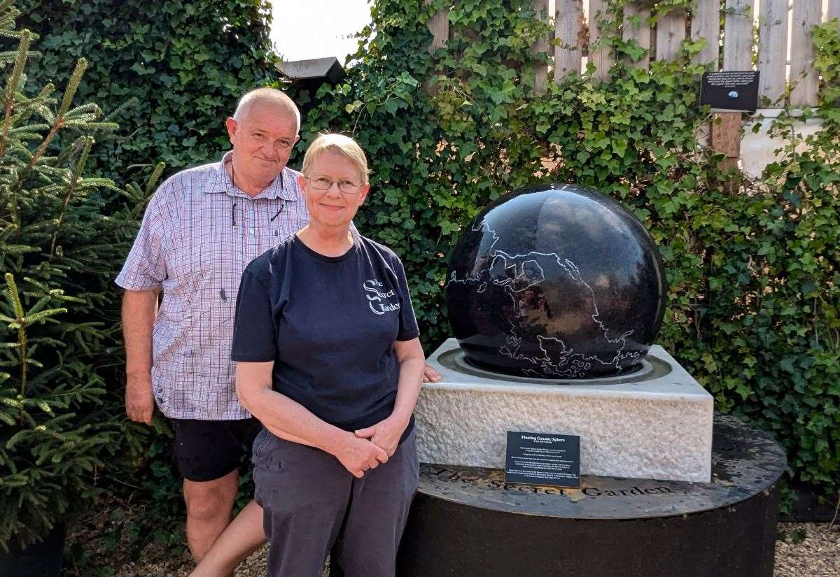 La fontaine kugel ball : un phénomène physique à découvrir à Fenland