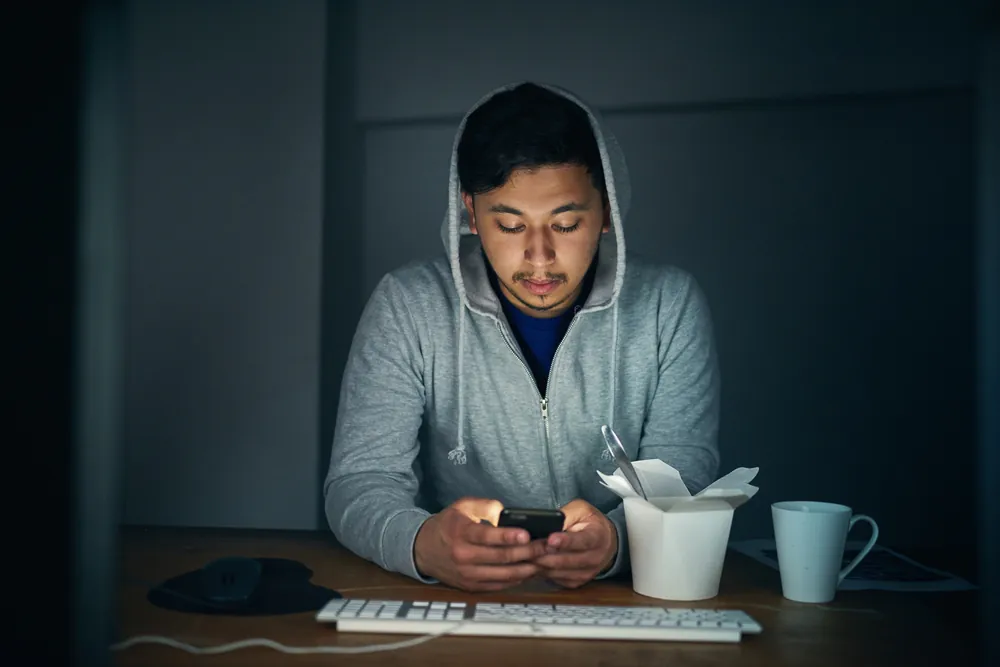 Cancer du cerveau et téléphones : l'OMS dissipe les craintes