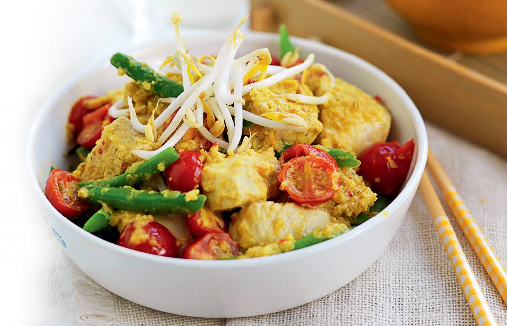 Curry de poisson blanc, noix de coco et haricots verts