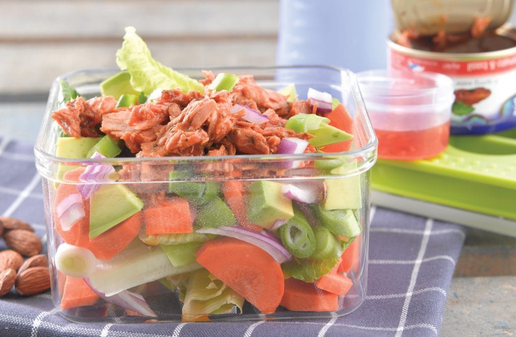 Salade de boîte à lunch au thon délicieux