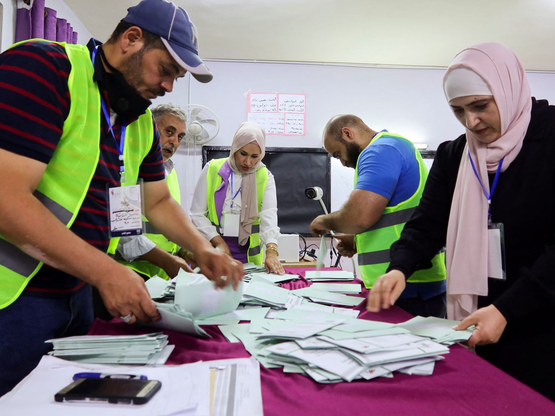 Tirs et troubles lors des élections parlementaires en Jordanie