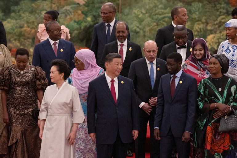 Le président chinois Xi Jinping avec des leaders africains lors d'un dîner d'accueil à Pékin.