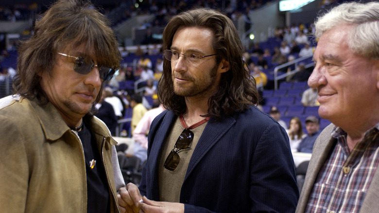 Hugh Jackman avec son père et Richie Sambora lors d'un événement