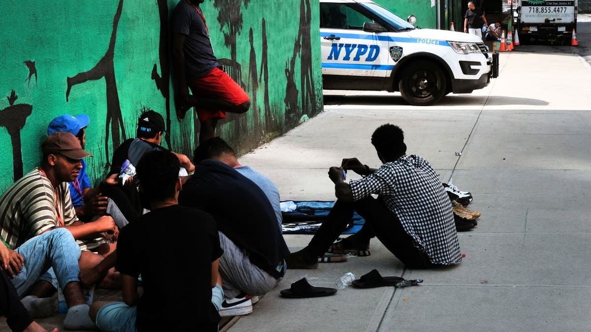 Migrants à un abri à Brooklyn